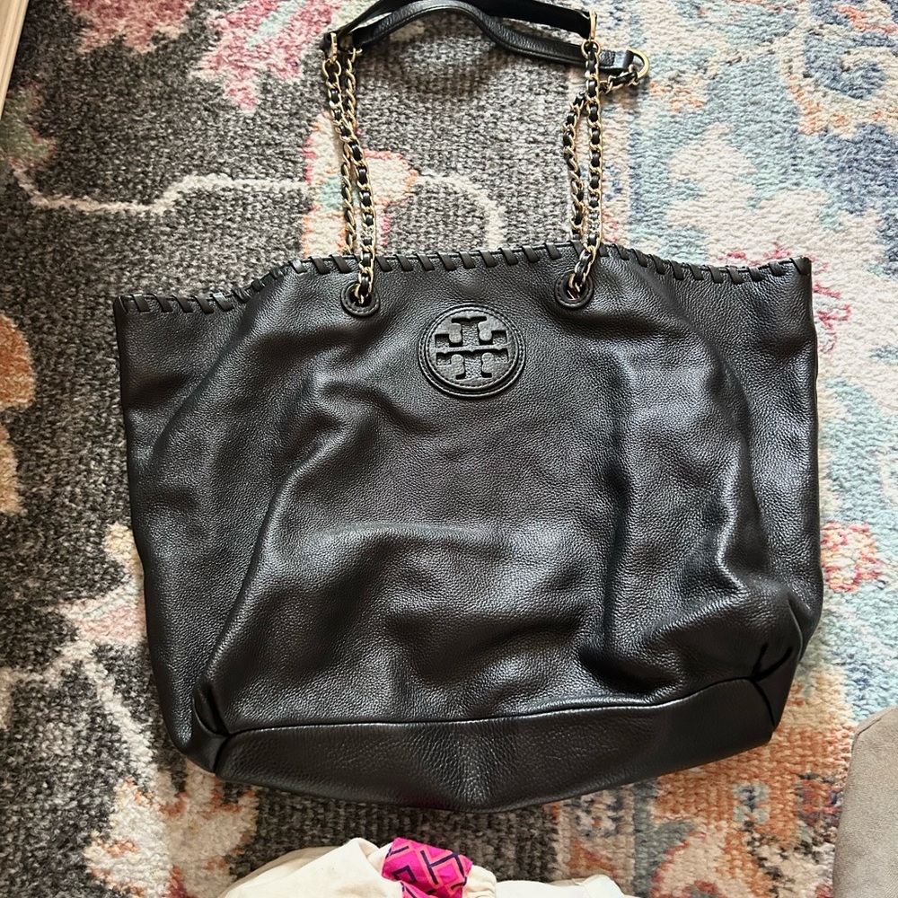 AUTHENTIC TORY BURCH BLACK  SHOULDER LEATHER BAG ♦️♦️